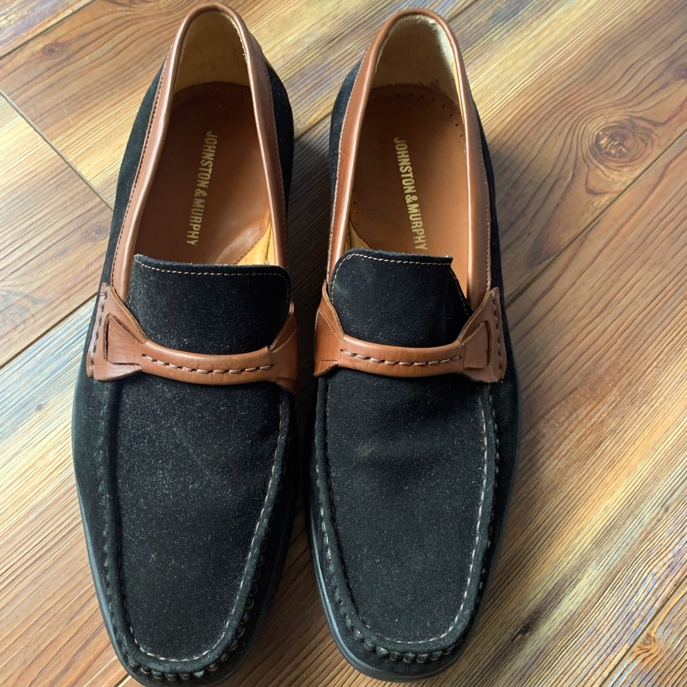 Johnston & Murphy Black and tan brown leather suede slip on loafers. Size 9.5